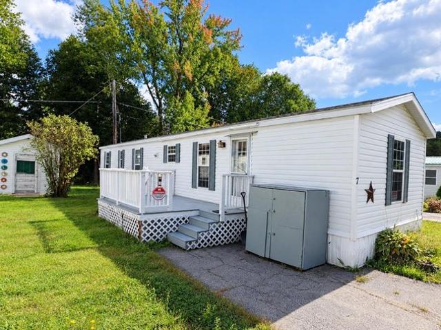 7 Dublin St, Gorham, NH 03581