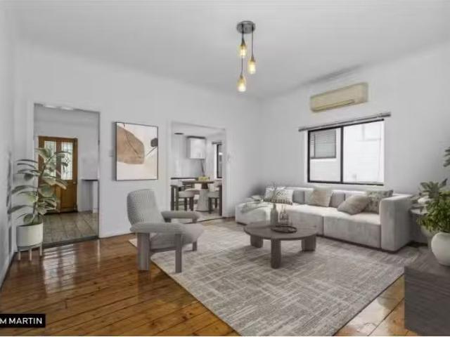 7 Daphne Street, Botany House for rent Listed by Jonathan Avr.