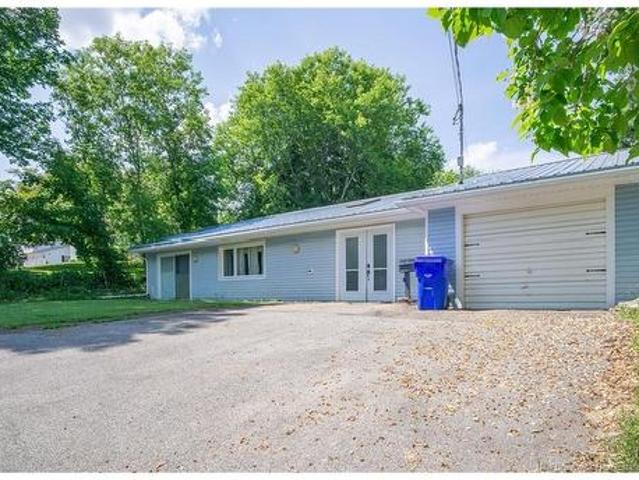 7 Dow St, Saint Stephen, NB, E3L 1R4 house for sale | Listing ID NB144322 | Royal LePage