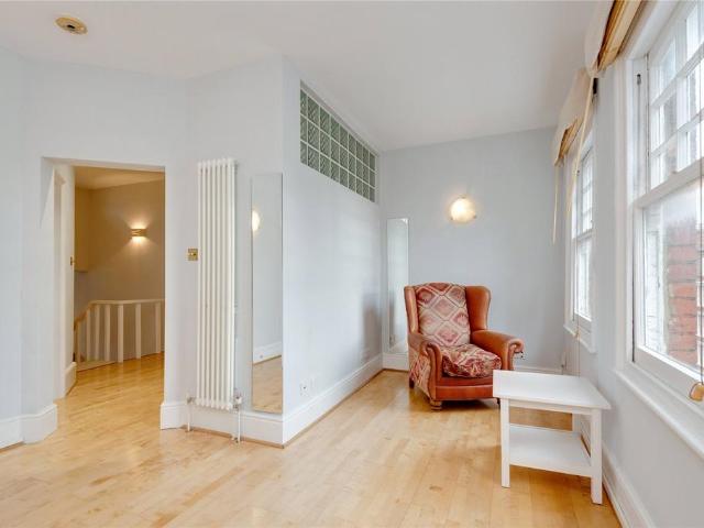 7 Downshire Hill, London, NW3 1NR, United Kingdom | 1 bed apartment for rent #136749214 | Rentberry
