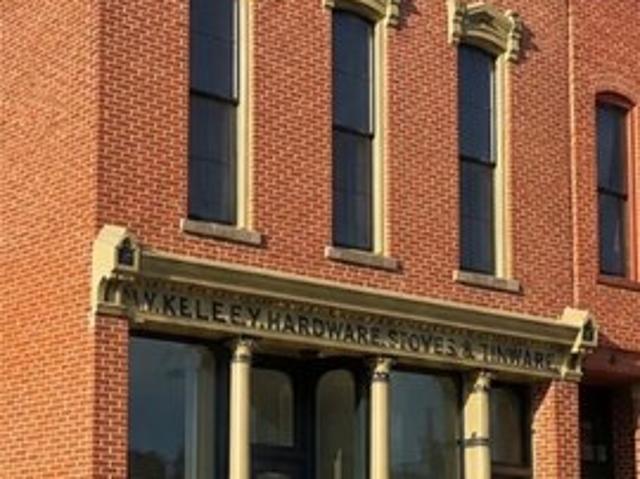 7 E Main St, Hayesville, OH 44838