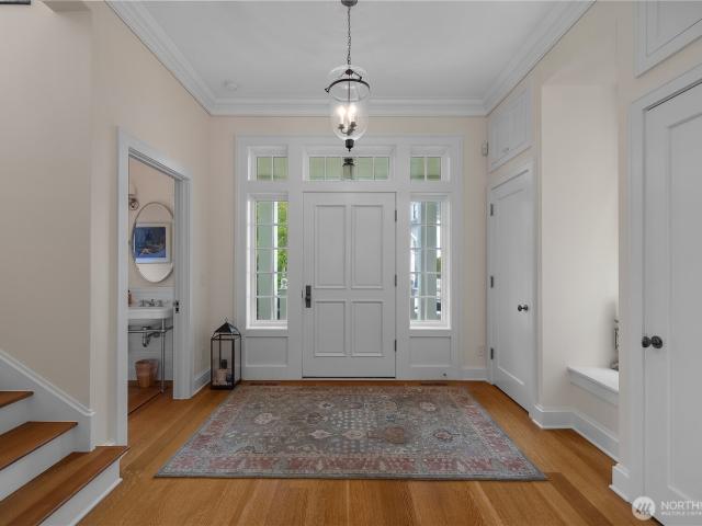 7 E Myrtle Lane