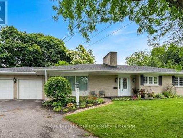 7 Eastwood Park Drive, Belleville Ward, ON, K8N 1W3 house for sale | Listing ID X13710 | Royal LePage