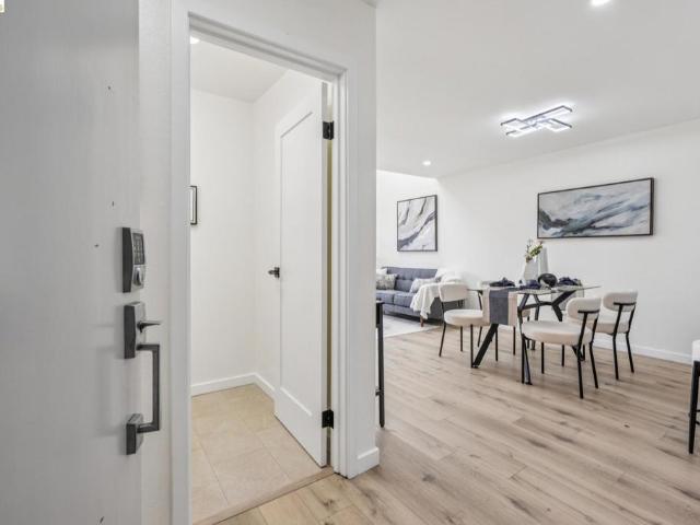 7 Embarcadero West 207