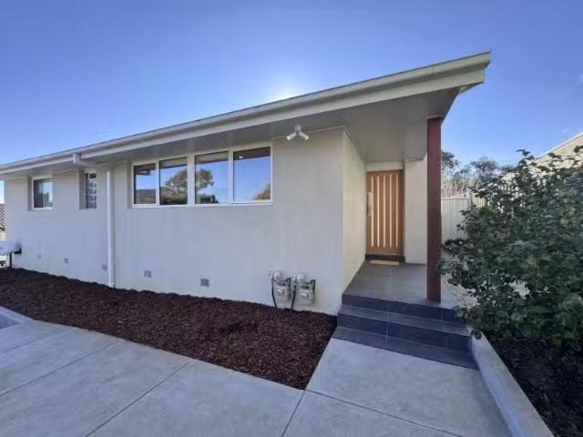 7 Enderby Street, Mawson House for rent Listed by Danielle Co.