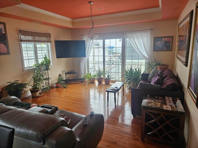 7 F Street # 3