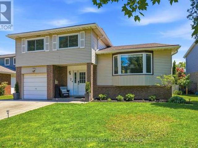 7 Fairington Crescent, St. Catharines Lakeshore, ON, L2N 5W2 house for sale | Listing ID X13512 | Royal LePage