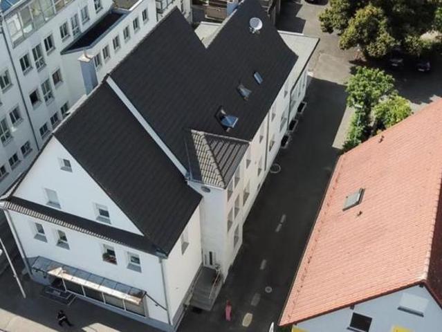 7 Famielienhaus plus Gewerbe von Privat