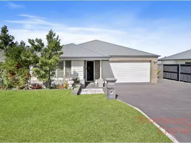 7 Flatwing Street, CHISHOLM House for rent Listed by Chloe Ha.