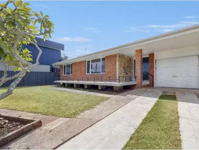 7 Florida Street, Port Macquarie House for rent Listed by Nic.
