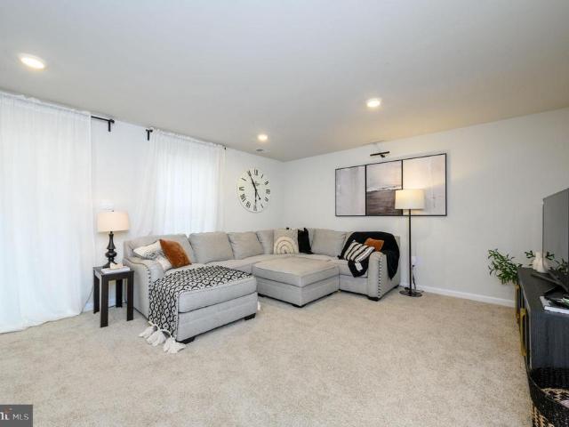 7 Foundry Boulevard