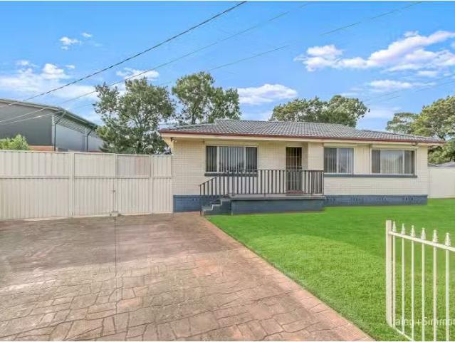 7 Gyra Pl, Dharruk House for rent Listed by Maddyson Ross of.