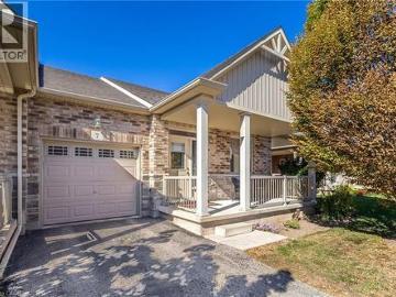 Hamilton, Ontario, Ontario - Garden, Fireplace