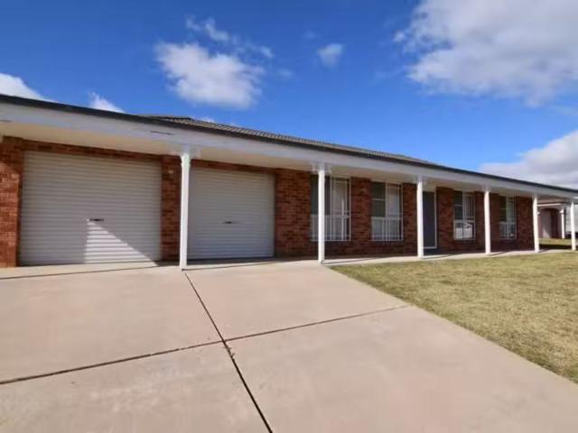 7 Garrett Street, KELSO House for rent Listed by Property Man.