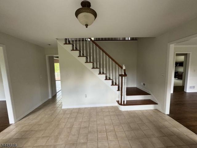 7 Globe Mills Rd