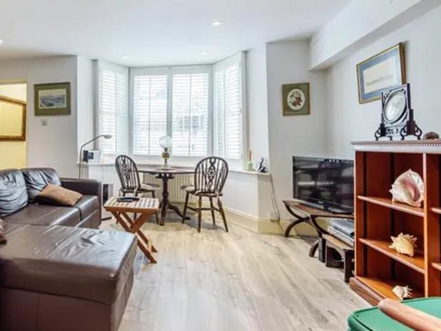 7 Gloucester Walk, London, W8 4HZ, United Kingdom | 2 bed apartment for rent #131176983 | Rentberry