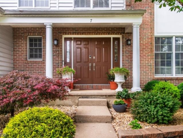 7 Gordon Place