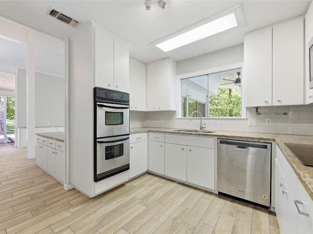 7 Hull Cir, Austin, TX 78746 | MLS #6044