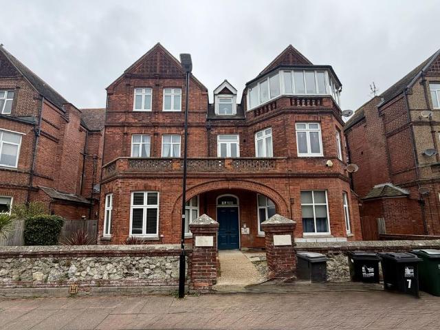 7, Hartfield Road, Eastbourne BN21, 4 bed flat to rent, £2,600 pcm | PrimeLocation