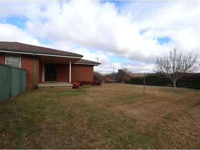 7 Hawkins Street, West Bathurst House for rent Listed by Mcgr.