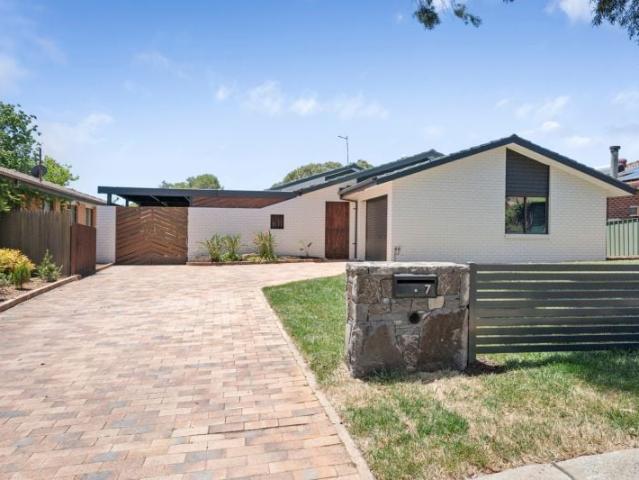 7 Hayley Crescent, Queanbeyan