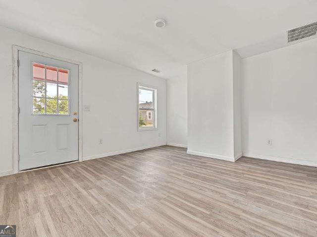 7 Heard Street NE