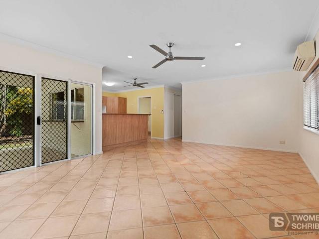 7 Helsdon Close, Clifton Beach