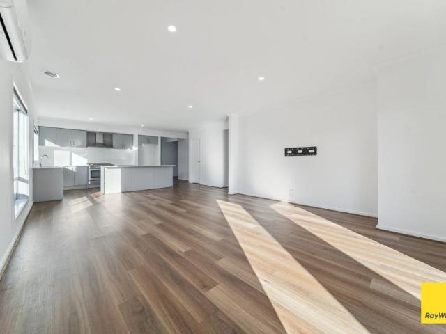 7 Hester Street