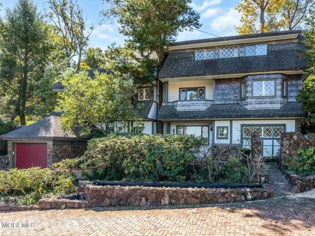 7 Hillside Rd, Atlantic Highlands, NJ 07716