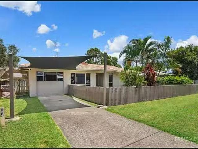7 Howlett Street, Urangan, QLD 4655