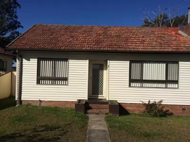 7 Jewelsford Road, Wentworthville House for rent Listed by Le.