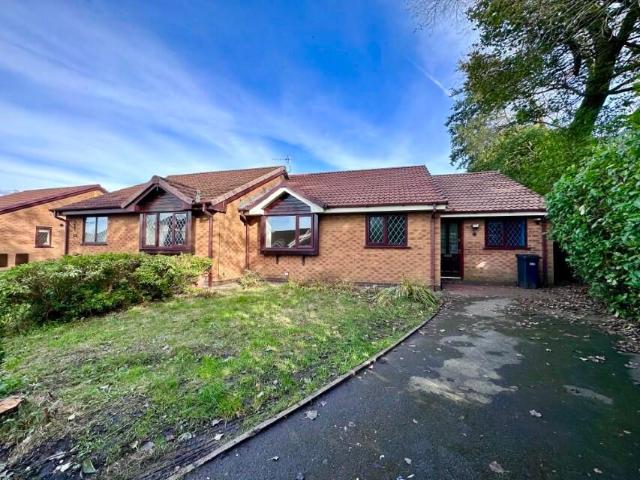 7 Kennington Fold, Bolton BL3, 3 bed semi detached bungalow to rent, £1,050 pcm | PrimeLocation