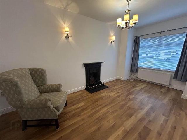 7 Kinnegar Road, Holywood, BT18 9JN