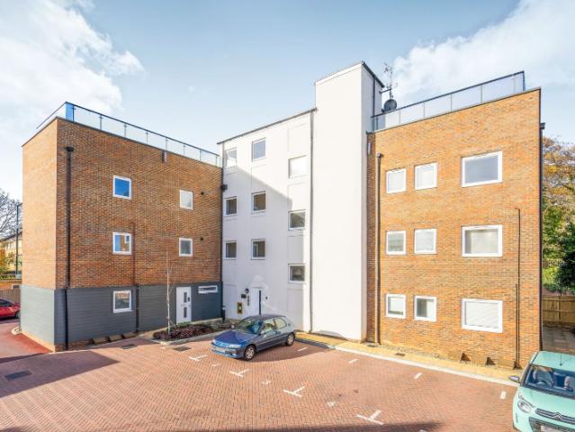 7 Kingfisher Drive, Camberley, Surrey GU15, 2 bed flat to rent, £1,500 pcm | PrimeLocation