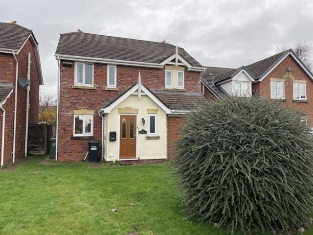7 Kings Road North, Shrewsbury 4 bed detached house to rent £1,200 pcm £277 pw