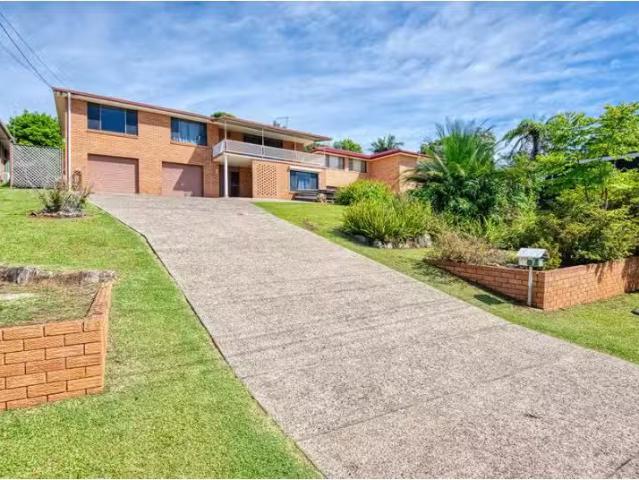 7 Kintorie Crescent, TOORMINA House for rent Listed by Liz Mi.