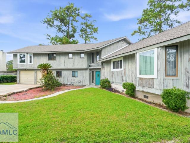 7 Lakeshore Court