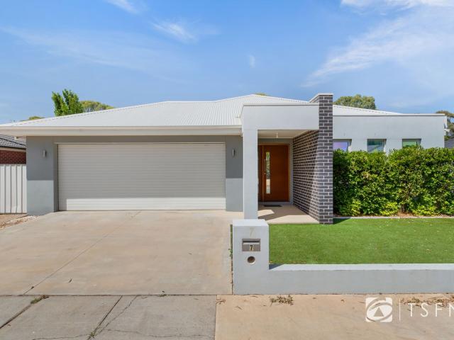 7 Langley Dr, Epsom, Australia