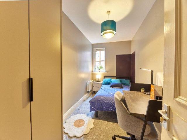 7 Lillico House, 26* NE2 6 bed apartment to rent £650 pcm £150 pw