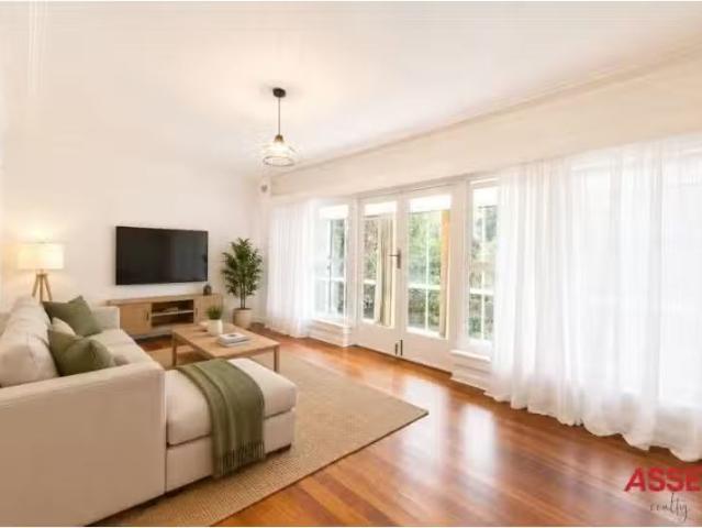 7 Livingstone Avenue, Pymble House for rent Listed by Christi.