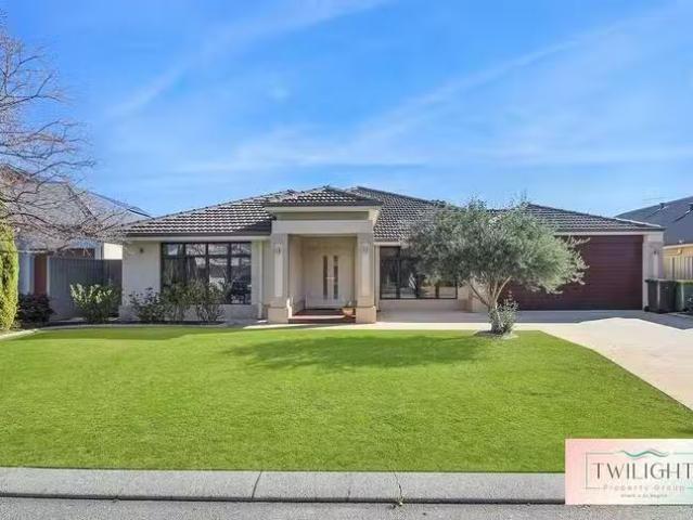 7 Lowell Terrace, Piara Waters, WA 6112