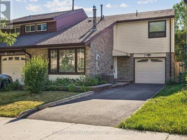 7 Pumfrey Crescent, Toronto, ON, M9V 4L5 house for sale | Listing ID W13632 | Royal LePage