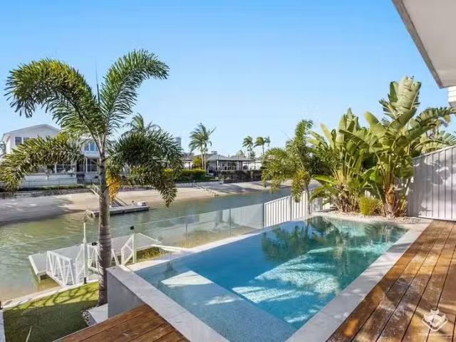 7 Palmetto Court, Broadbeach Waters, QLD 4218