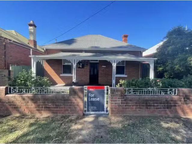 7 Park Street, Dubbo House for rent Listed by Property Manage.