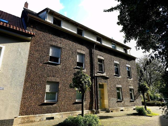 7 Parteien Mehrfamilienhaus in ruhiger und zentraler Lage