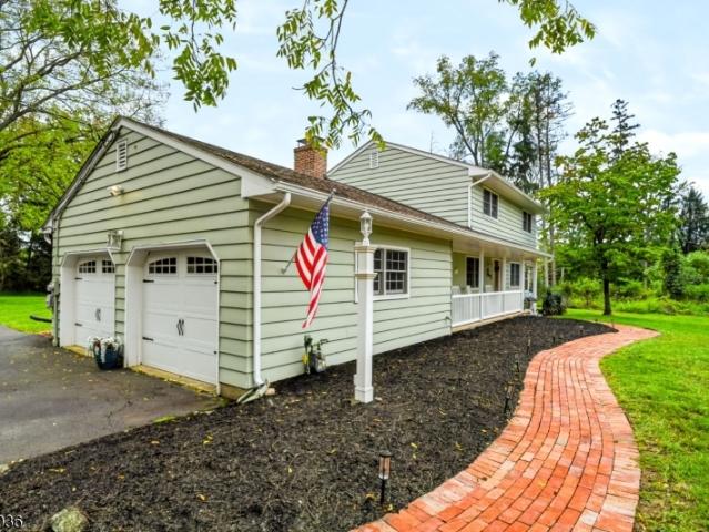 7 Pinewood Ct