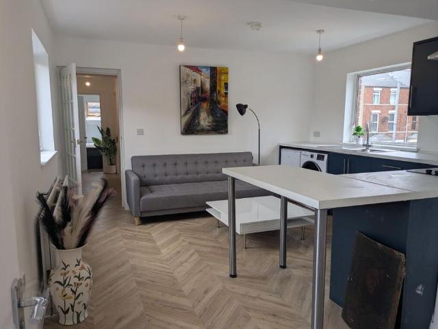 7 Ponsonby Avenue, Belfast, BT15 2LS