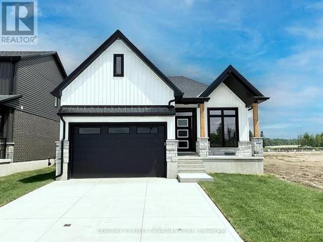 7 Postma Crescent, North Middlesex Ailsa Craig, ON, N0M 1A0 house for sale | Listing ID X13095 | Royal LePage