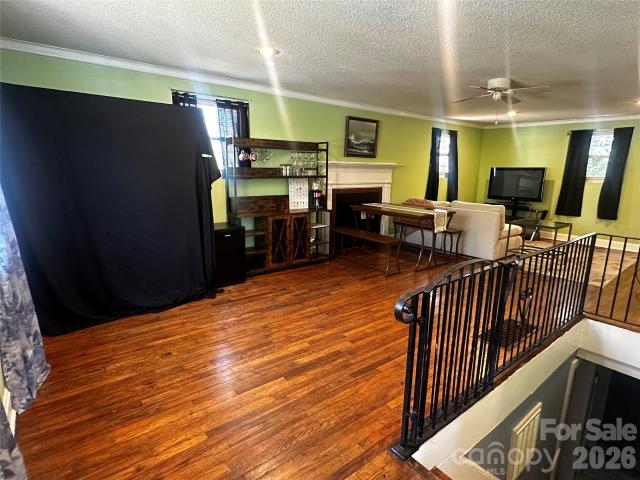 9 Poplar Drive