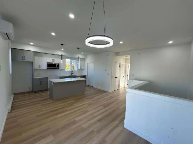 7 Portland Avenue — 7 A Portland Avenue